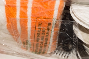 10-Pack Heavy Duty Vinyl Zippered Storage Bags Clear 24" x 20" x 11" 22.9 Gallon - Image 4